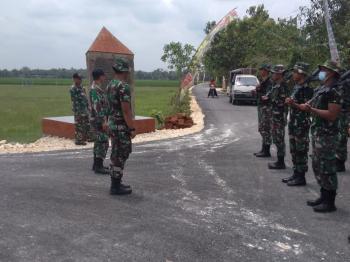 Pasiops Kodim Bojonegoro Pimpin Gladi Kotor Demonstrasi Senjata Satgas TMMD Tambakrejo